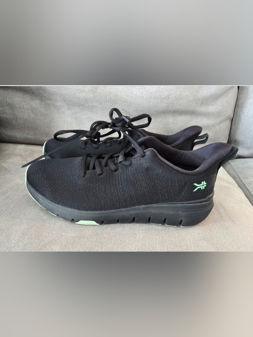 KURU Flex Via Jet Black / Desert Green Sneakers Womens 9